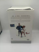 Load image into Gallery viewer, Disney Pixar Animation Studios Mr &amp; Mrs Incredible Limited Edition D23 12&quot; Dolls
