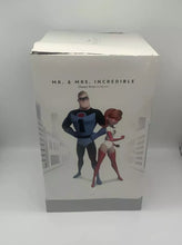 Load image into Gallery viewer, Disney Pixar Animation Studios Mr &amp; Mrs Incredible Limited Edition D23 12&quot; Dolls
